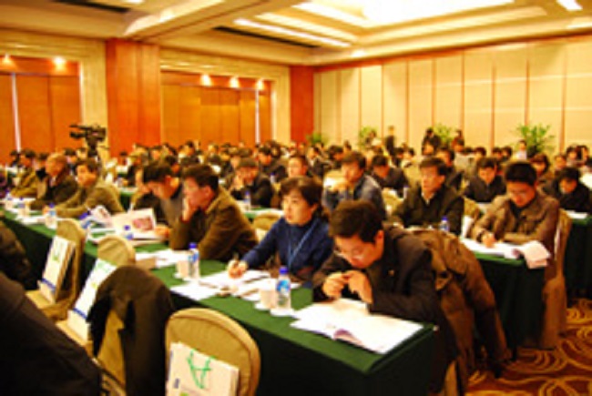 自主創(chuàng)新高峰論壇在滬舉行 江蘇圣奧以自主創(chuàng)...